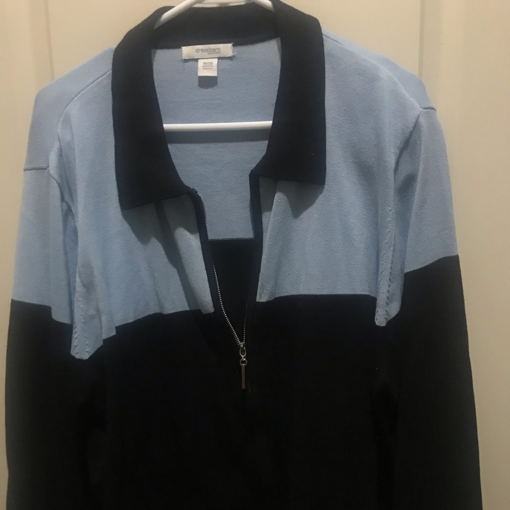 18/20 Dressbarn Woman Zippered Cardigan